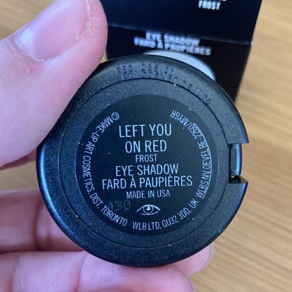 Mac Eye Shadow Frost-Left You On Red & Suspiciously Sweet - Picture 5 of 7